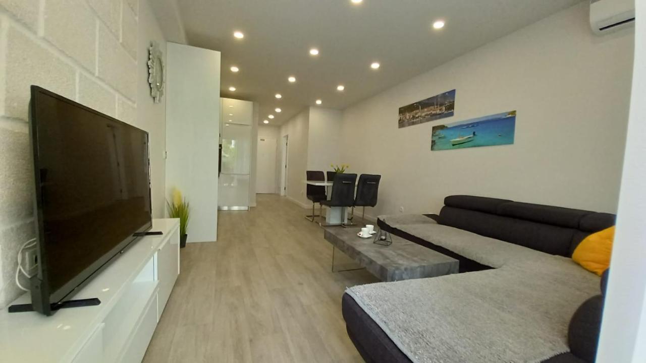 Lux Apartman Antonija Макарска Екстериор снимка