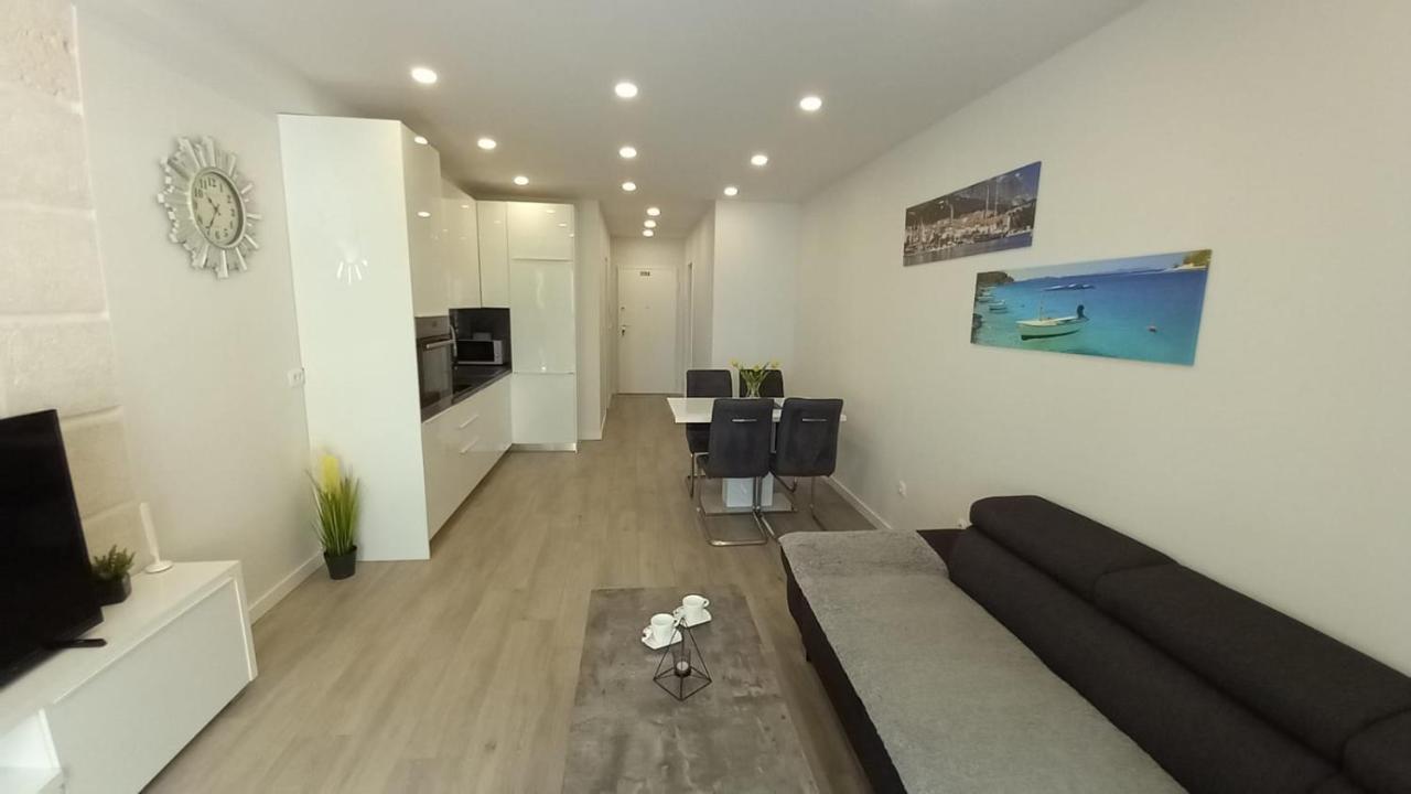Lux Apartman Antonija Макарска Екстериор снимка